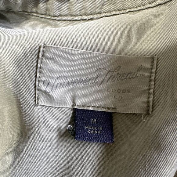 Universal Thread Women's Button Up Sz M Green Pockets Boho Army 100% Lyocell - Picture 9 of 10